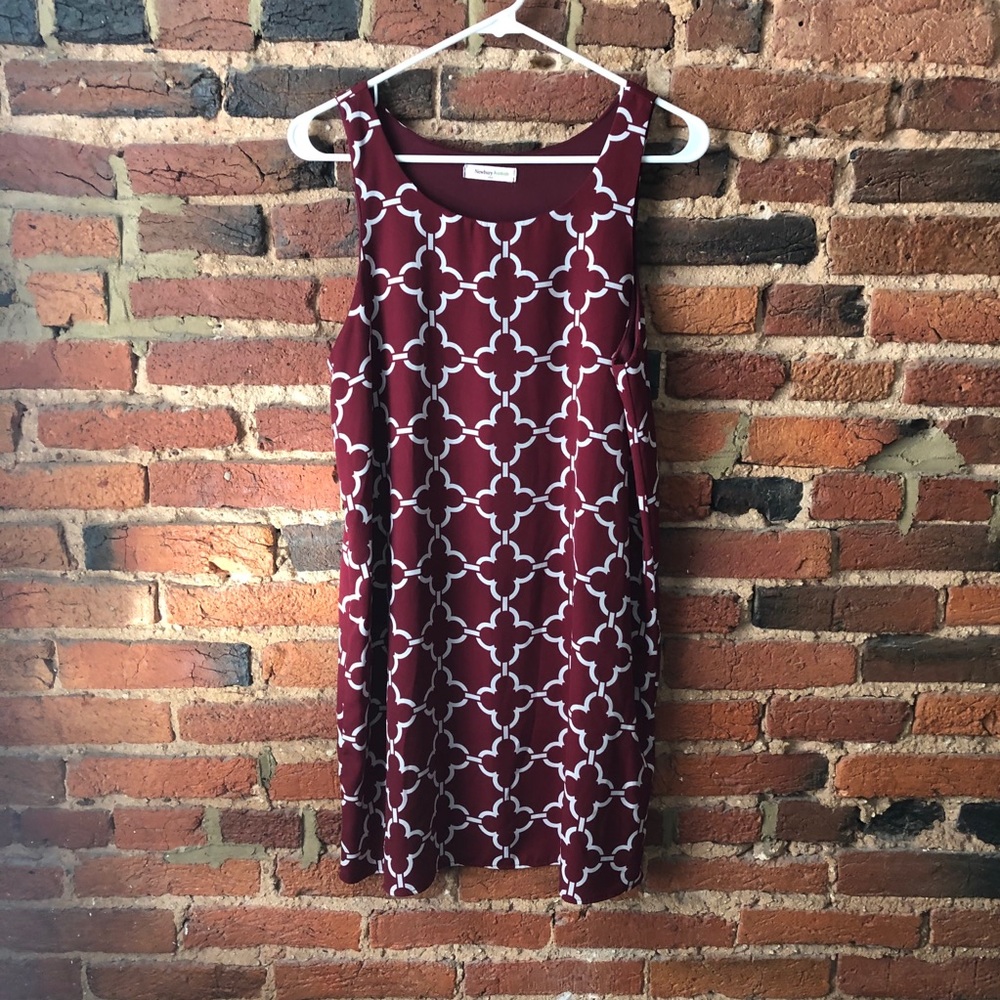 Garnet Quatrefoil Print Shift Dress